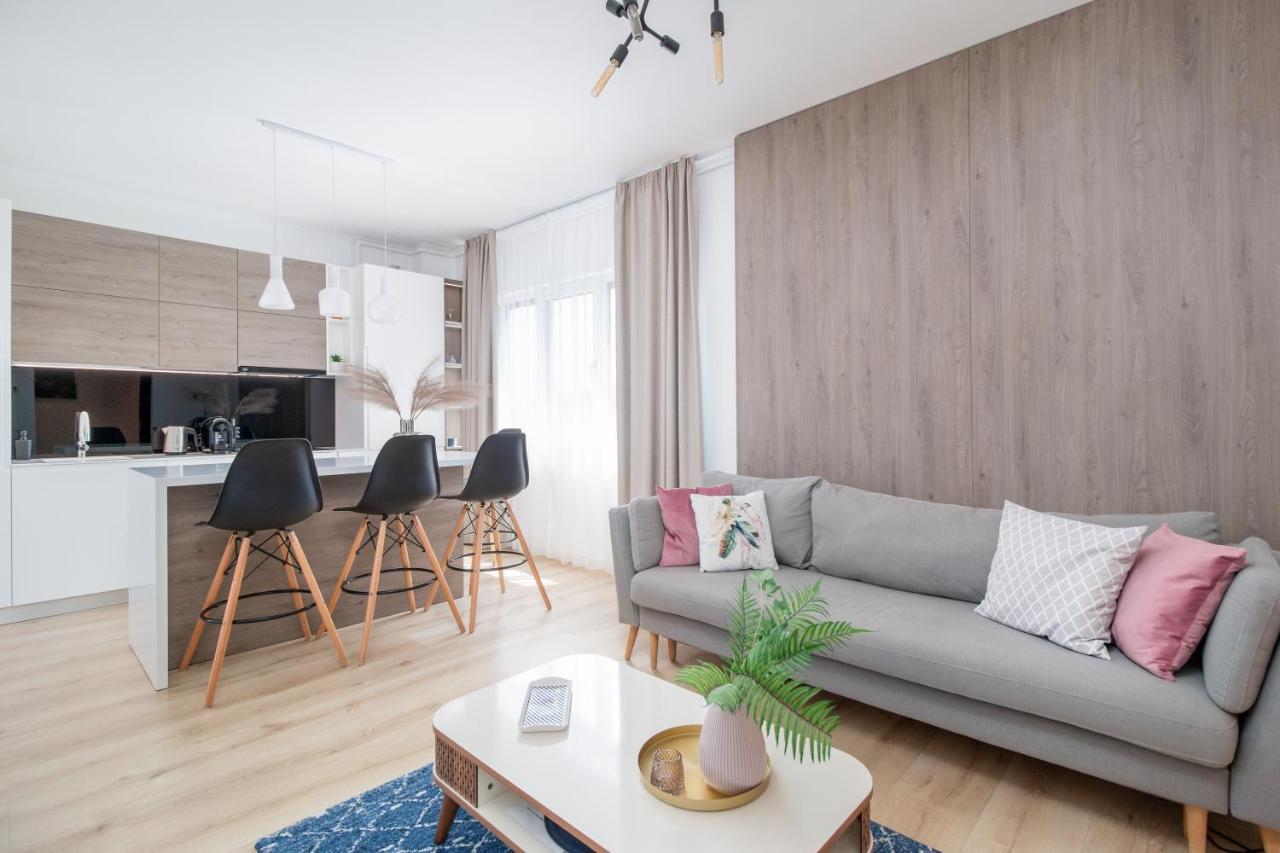 Charlotte Piata Unirii - Free Private Parking 2Bedrooms Apartment Oradea Exteriér fotografie