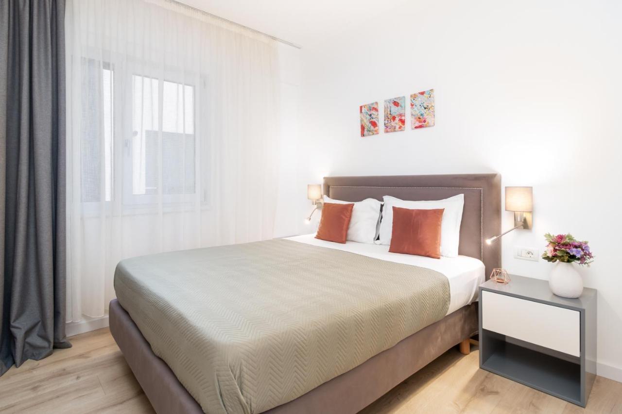 Charlotte Piata Unirii - Free Private Parking 2Bedrooms Apartment Oradea Exteriér fotografie