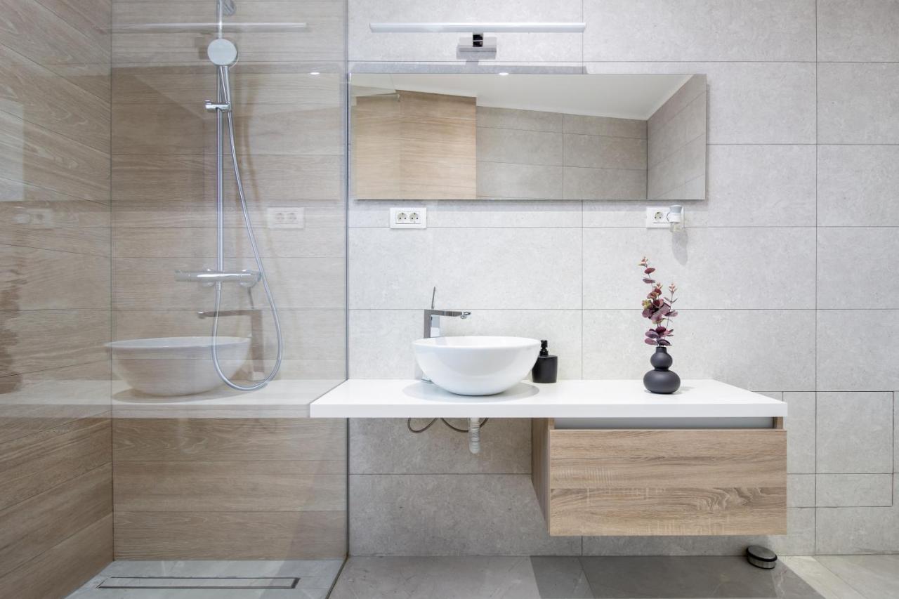Charlotte Piata Unirii - Free Private Parking 2Bedrooms Apartment Oradea Exteriér fotografie