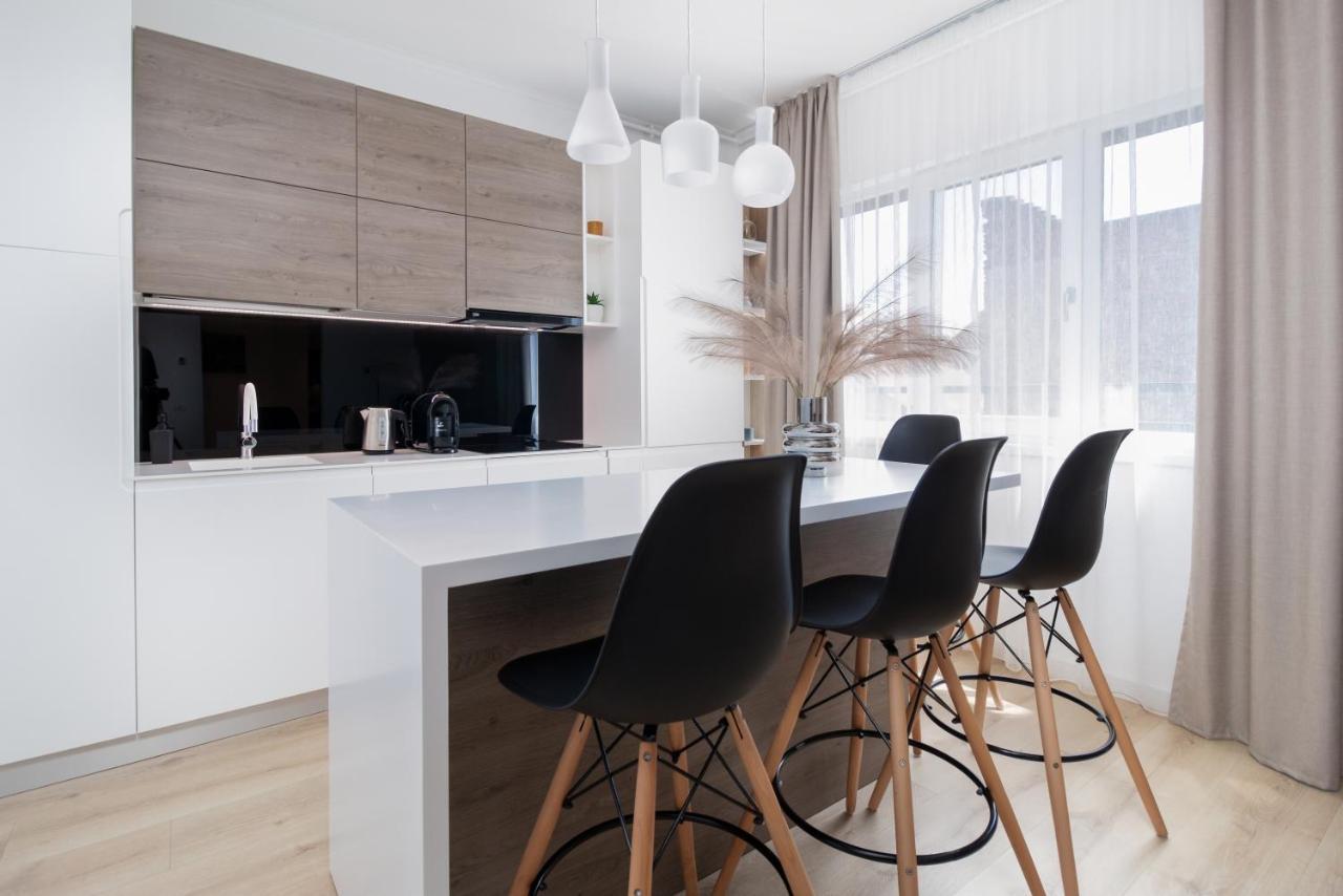 Charlotte Piata Unirii - Free Private Parking 2Bedrooms Apartment Oradea Exteriér fotografie