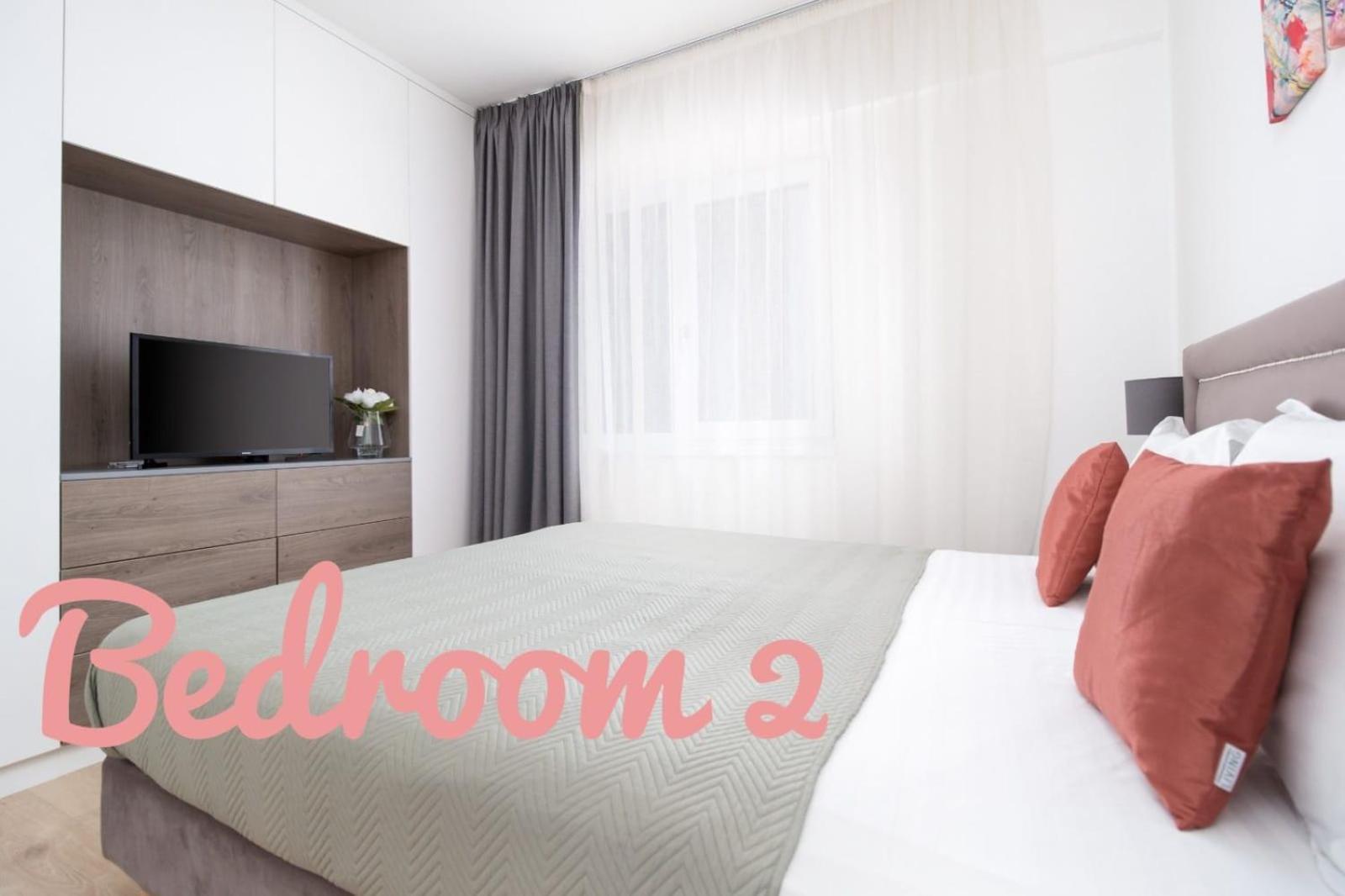 Charlotte Piata Unirii - Free Private Parking 2Bedrooms Apartment Oradea Exteriér fotografie